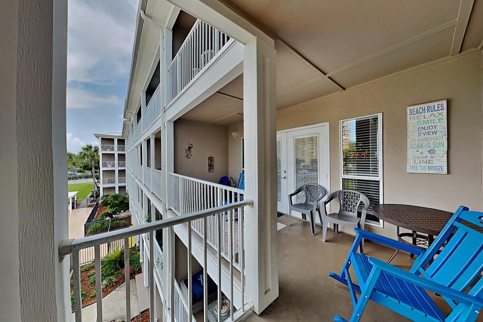 Patio, Balcony/Terrace, Seating area, furniture