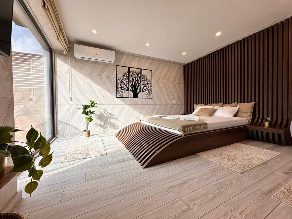 Bed, Photo of the whole room, Bedroom, air conditioner