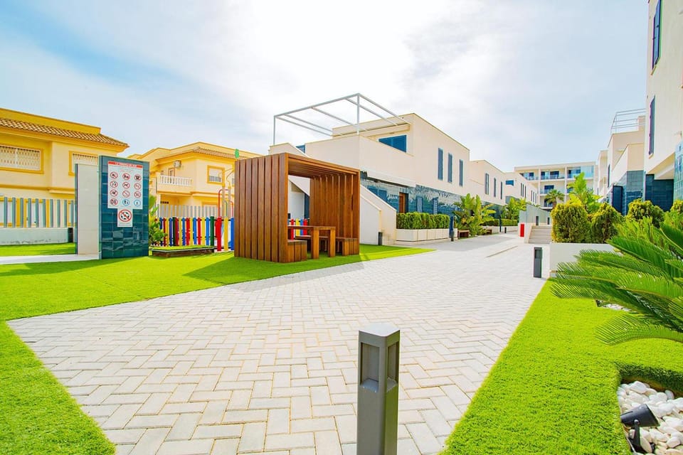 Property building, Natural landscape, Garden