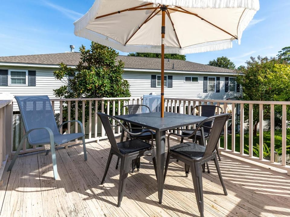 Balcony/Terrace, Seating area, Dining area, furniture