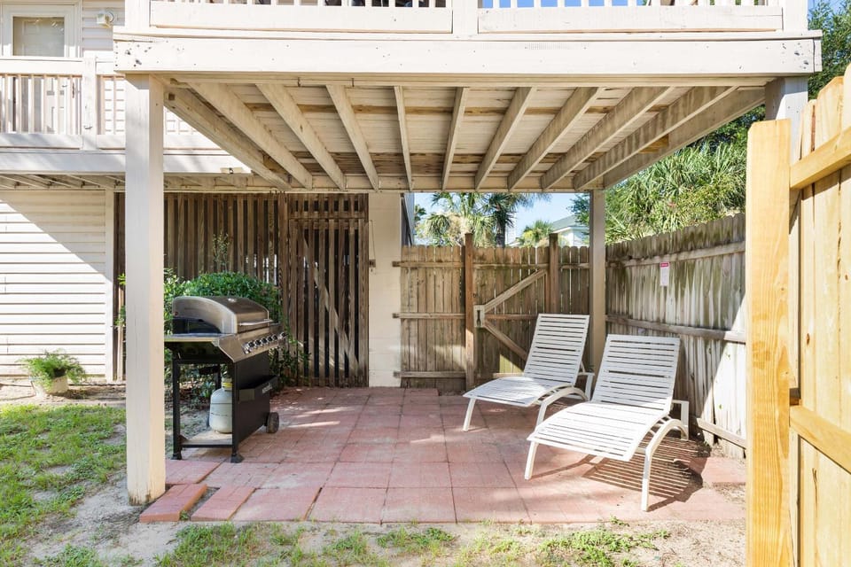 BBQ facilities, Seating area