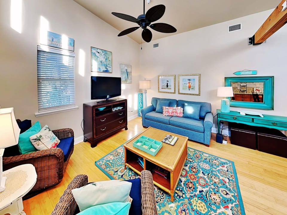 TV and multimedia, Living room, Seating area, furniture