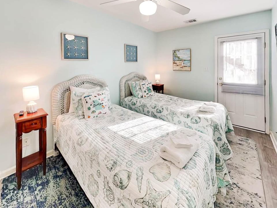 South Beach Ocean 4 Apartment in Tybee Island