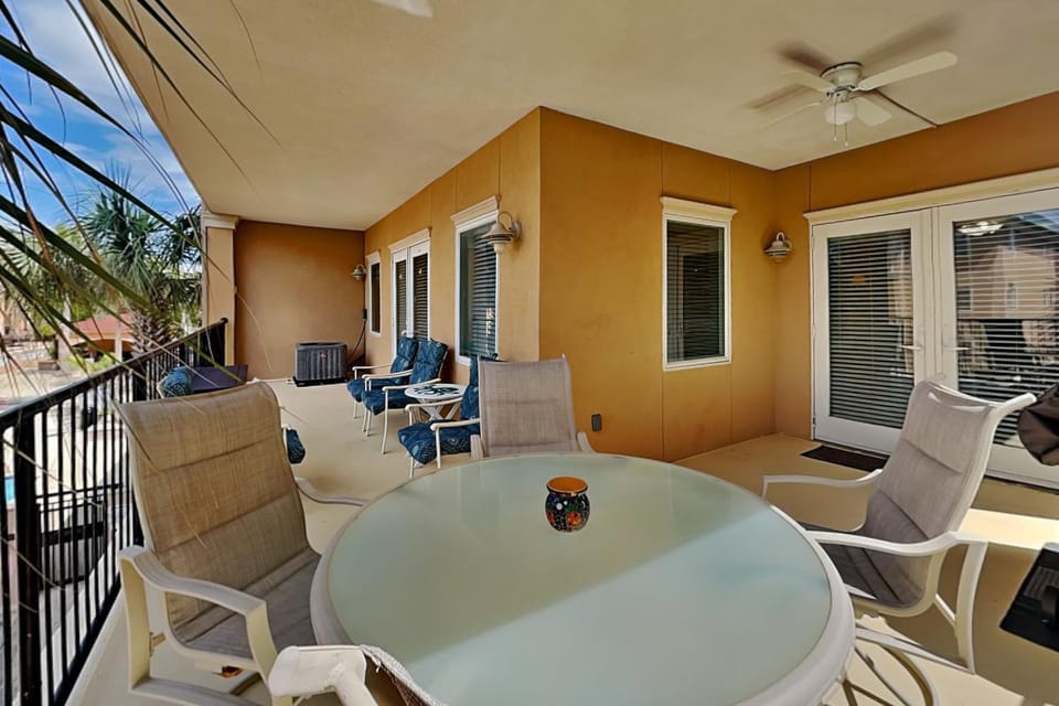 Brass Rail 214 Apartment in Tybee Island