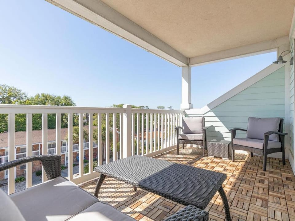 Balcony/Terrace, Seating area, furniture