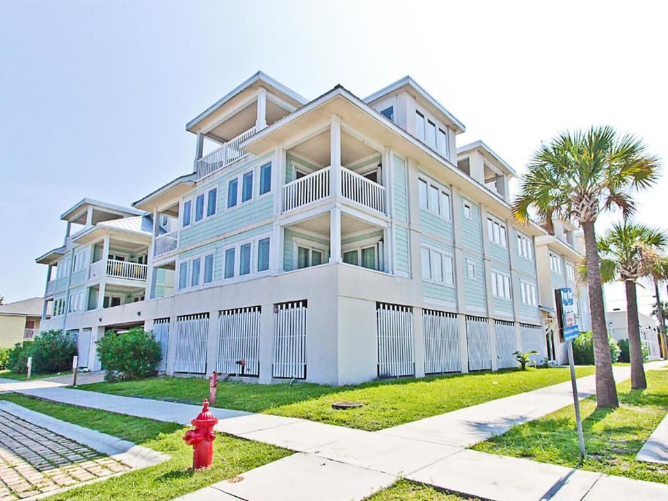 Captains Watch 9 Apartment in Tybee Island