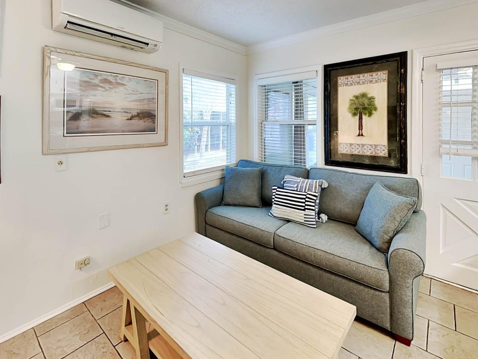 Captains Quarters B Apartment in Tybee Island