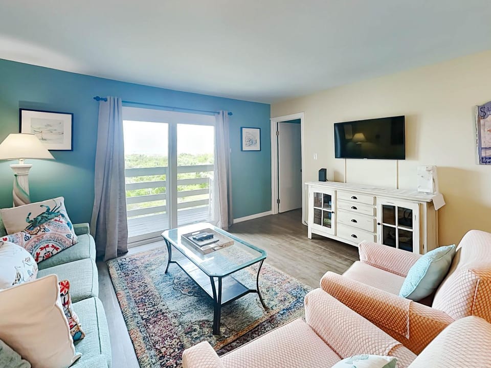 TV and multimedia, Balcony/Terrace, Living room, Seating area, furniture