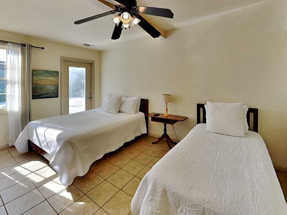 Frogtown Cottage House in Savannah