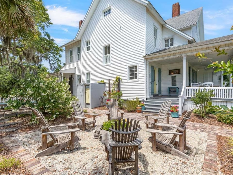 Whitecaps House in Tybee Island
