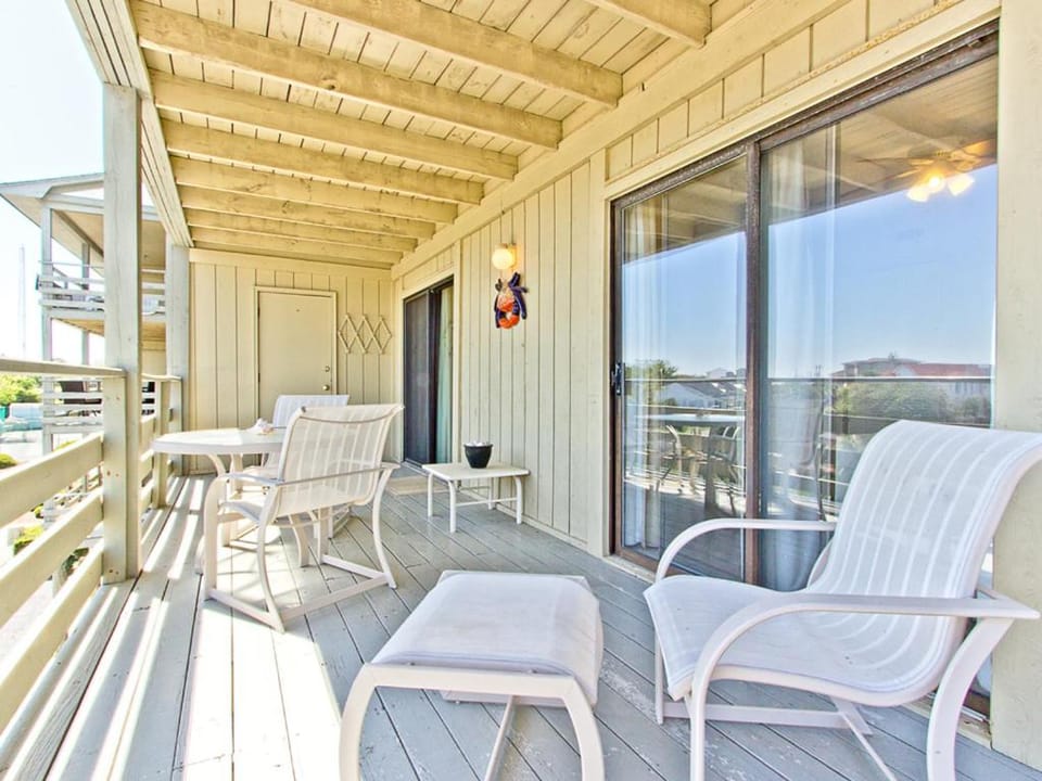 Balcony/Terrace, Seating area, furniture