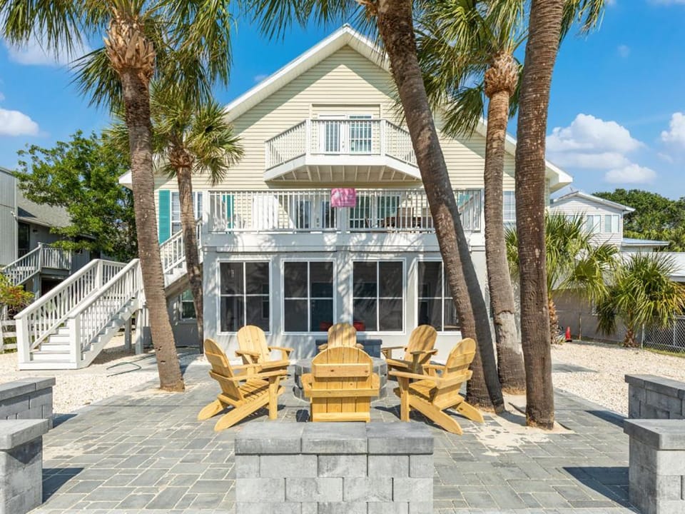 Dune A Apartment in Tybee Island
