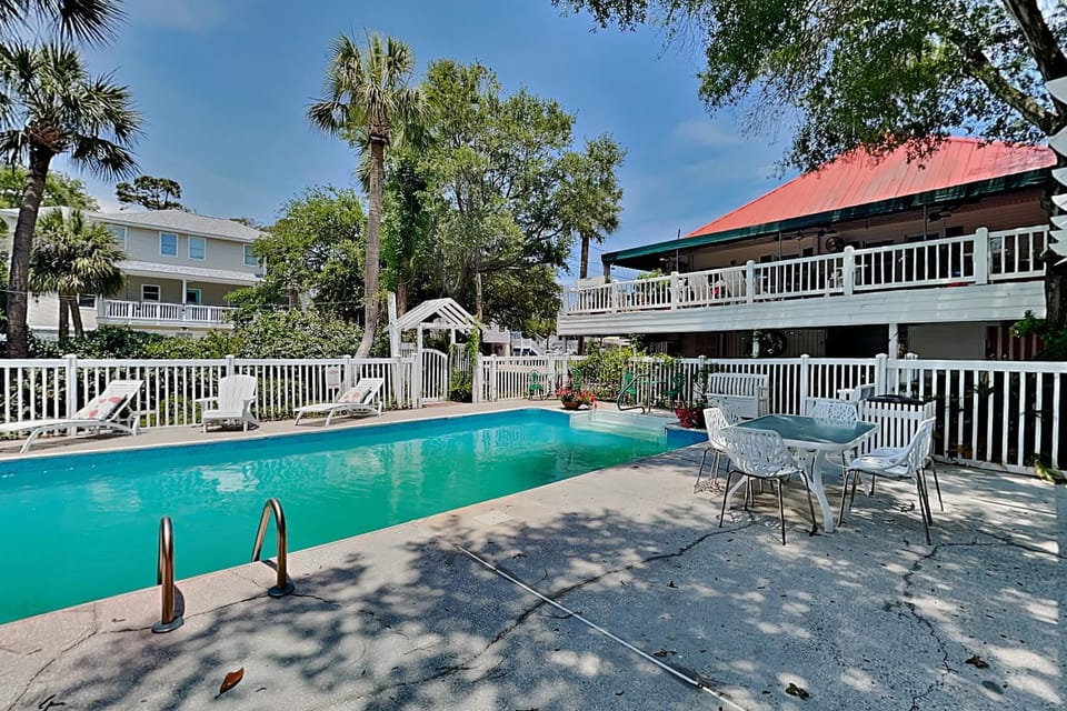 Tybreeza B Apartment in Tybee Island