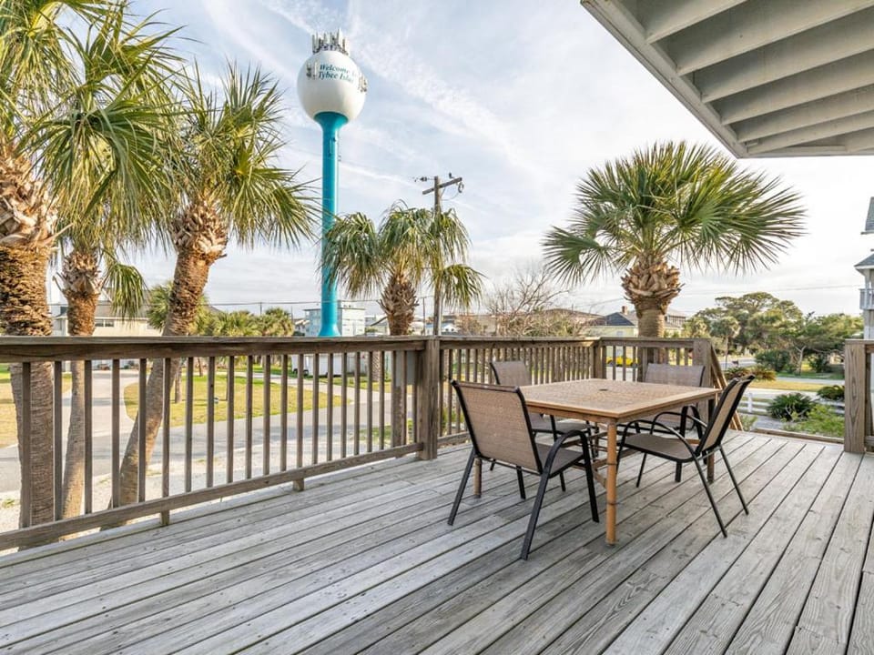 Dune Top Apartment in Tybee Island