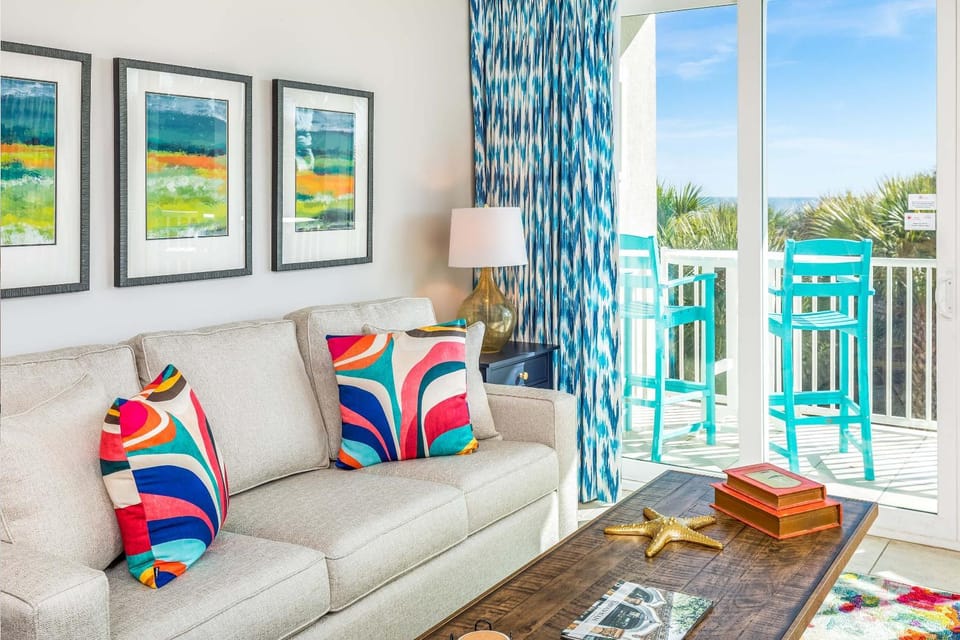 Balcony/Terrace, Living room, Seating area, furniture
