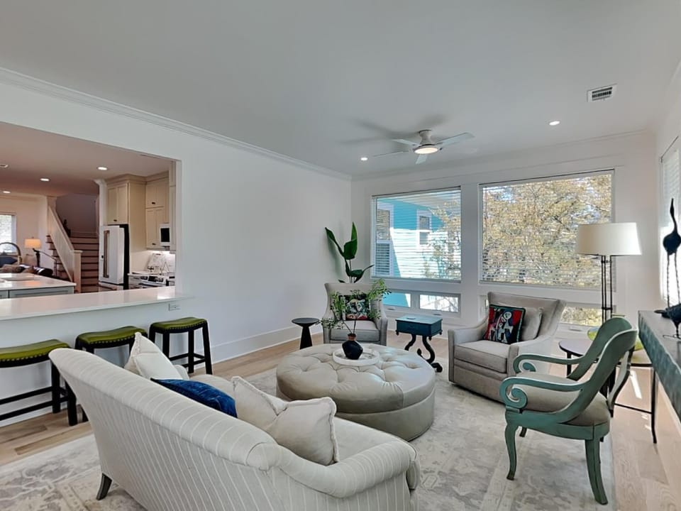 View (from property/room), Living room, Seating area, furniture