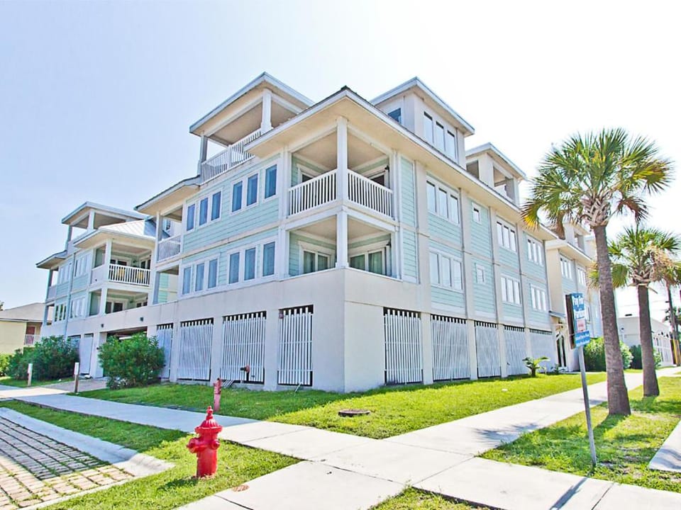 Captains Watch 8 Apartment in Tybee Island