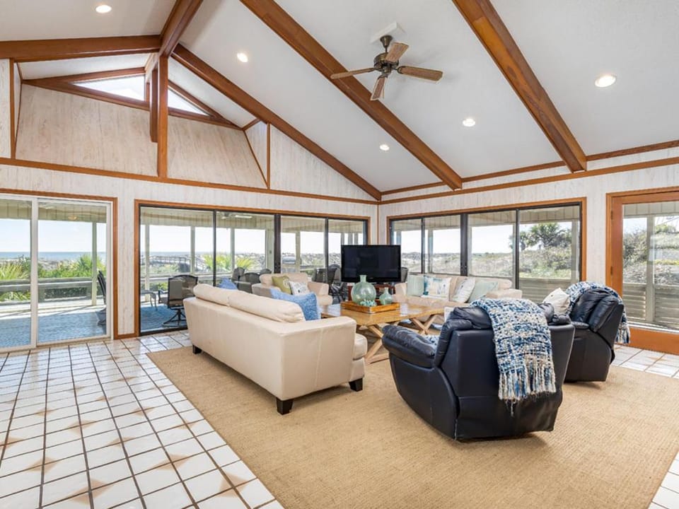 Sea Gull Ocean Villa House in Tybee Island