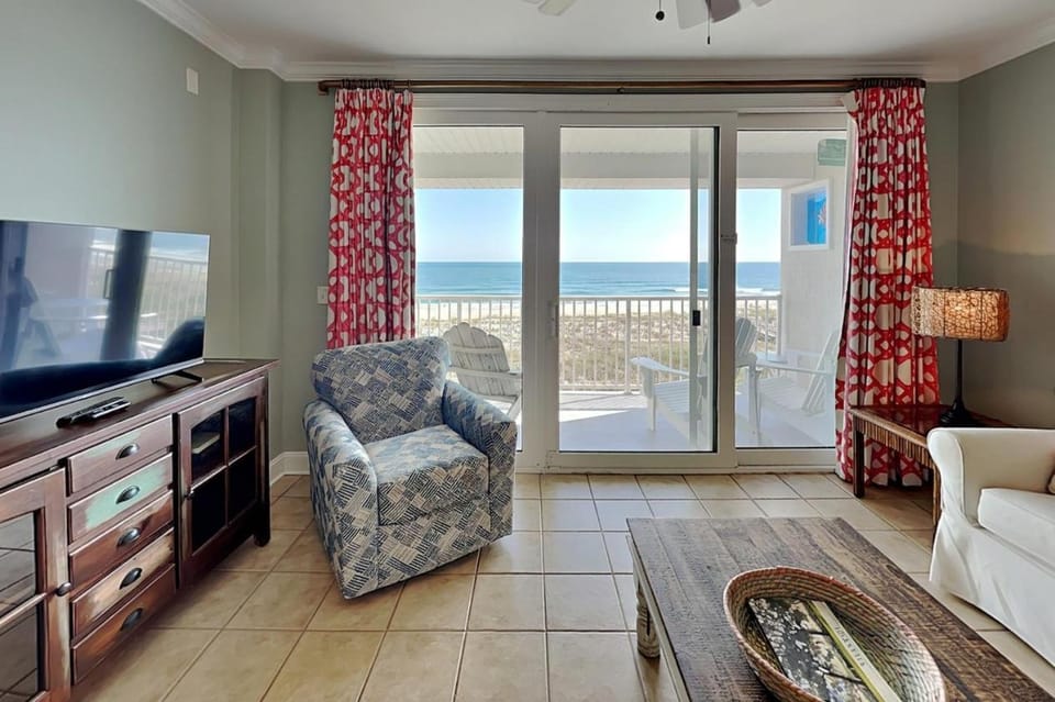 TV and multimedia, Balcony/Terrace, Living room, Seating area, Beach, Sea view, furniture