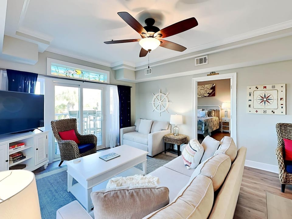 TV and multimedia, Living room, Seating area, furniture, air conditioner