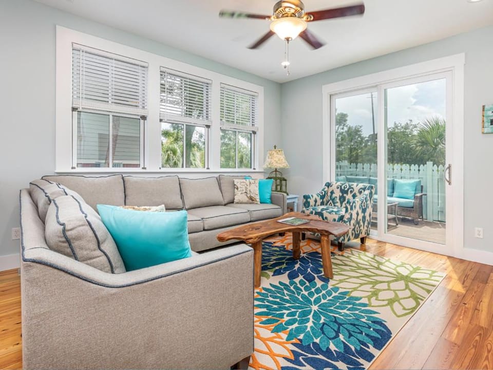 Balcony/Terrace, Living room, Seating area, furniture