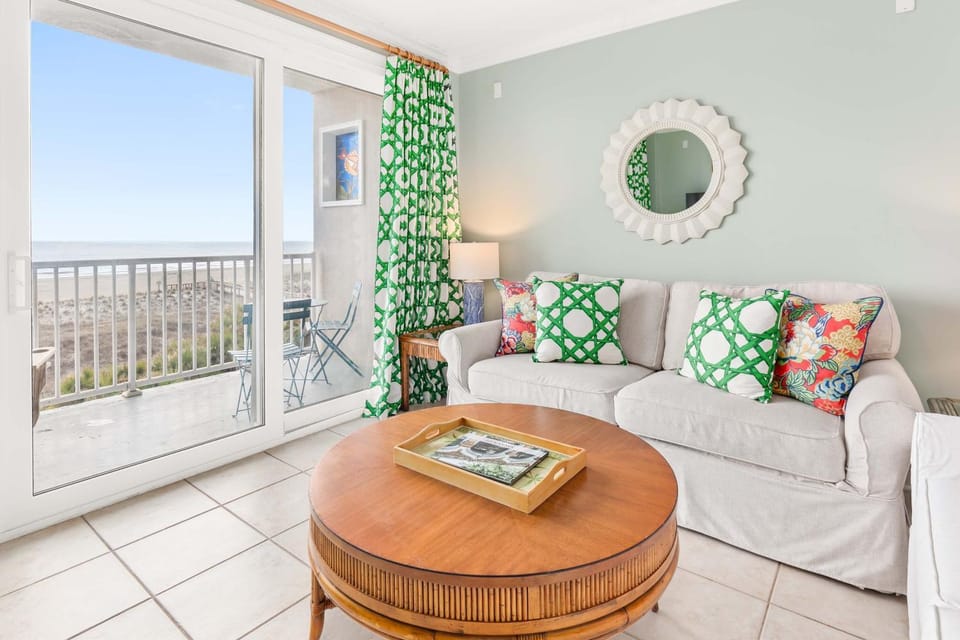 View (from property/room), Balcony/Terrace, Living room, Seating area, Sea view, furniture