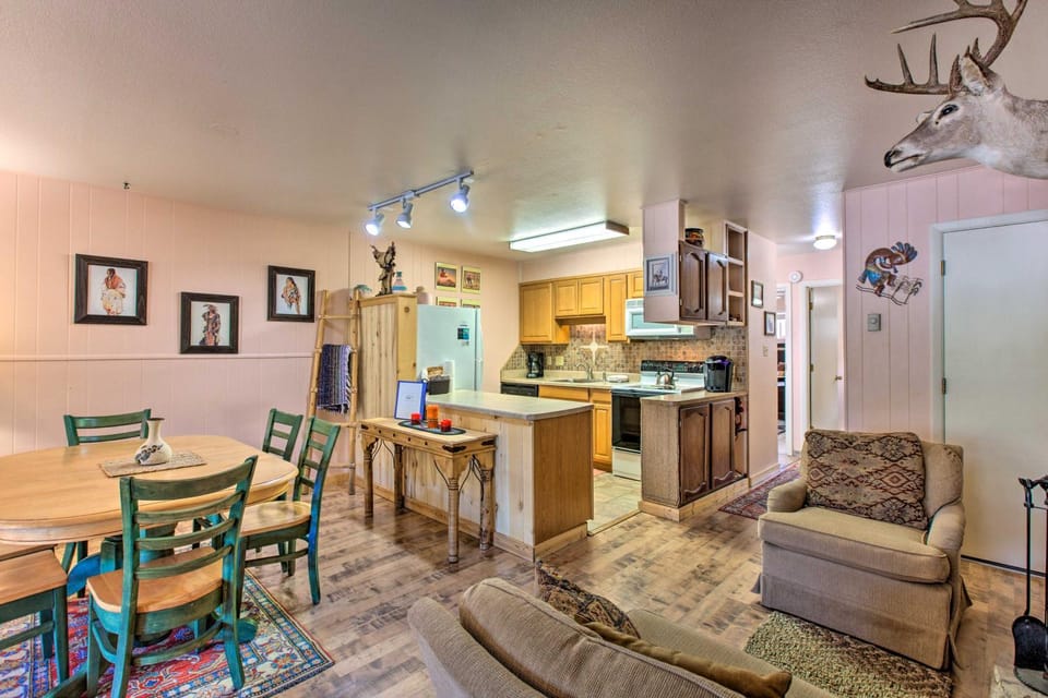 Hike & Bike: Red River Condo Near Fishing! House in Red River