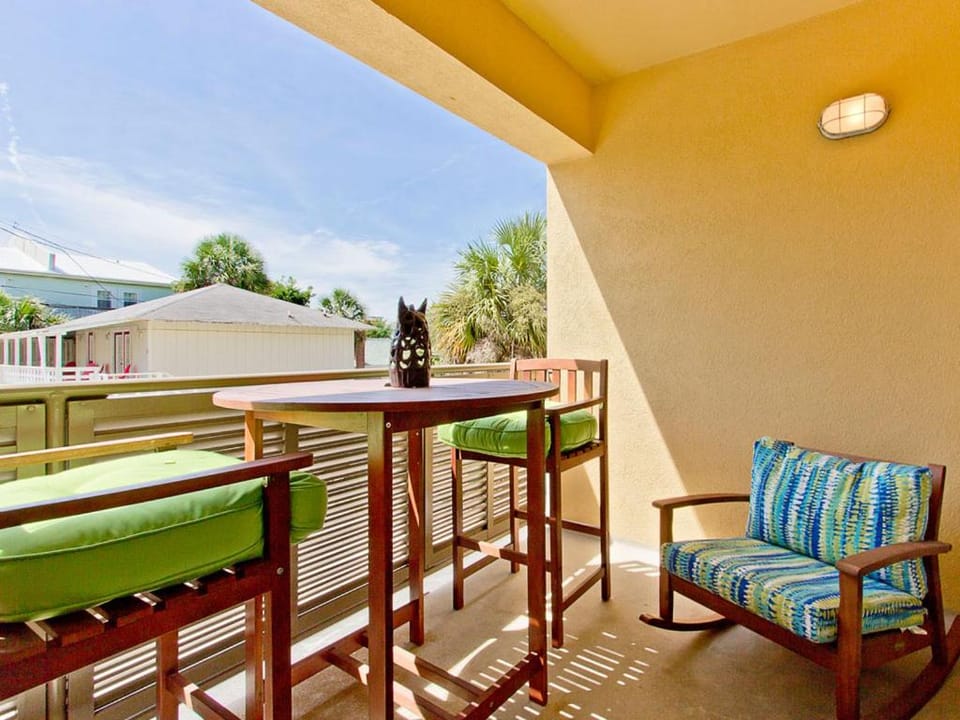 Balcony/Terrace, Seating area, furniture