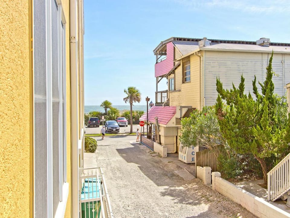 Sandpiper 107 Apartment in Tybee Island