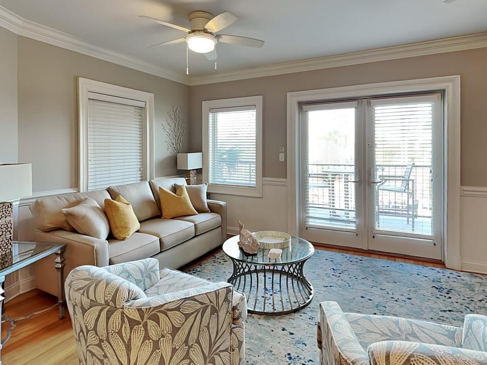 Balcony/Terrace, Living room, Seating area, furniture