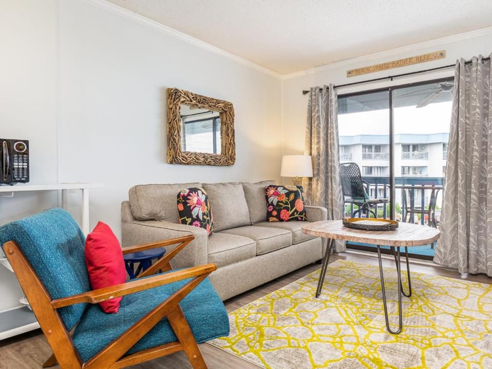 Balcony/Terrace, Living room, Seating area, furniture
