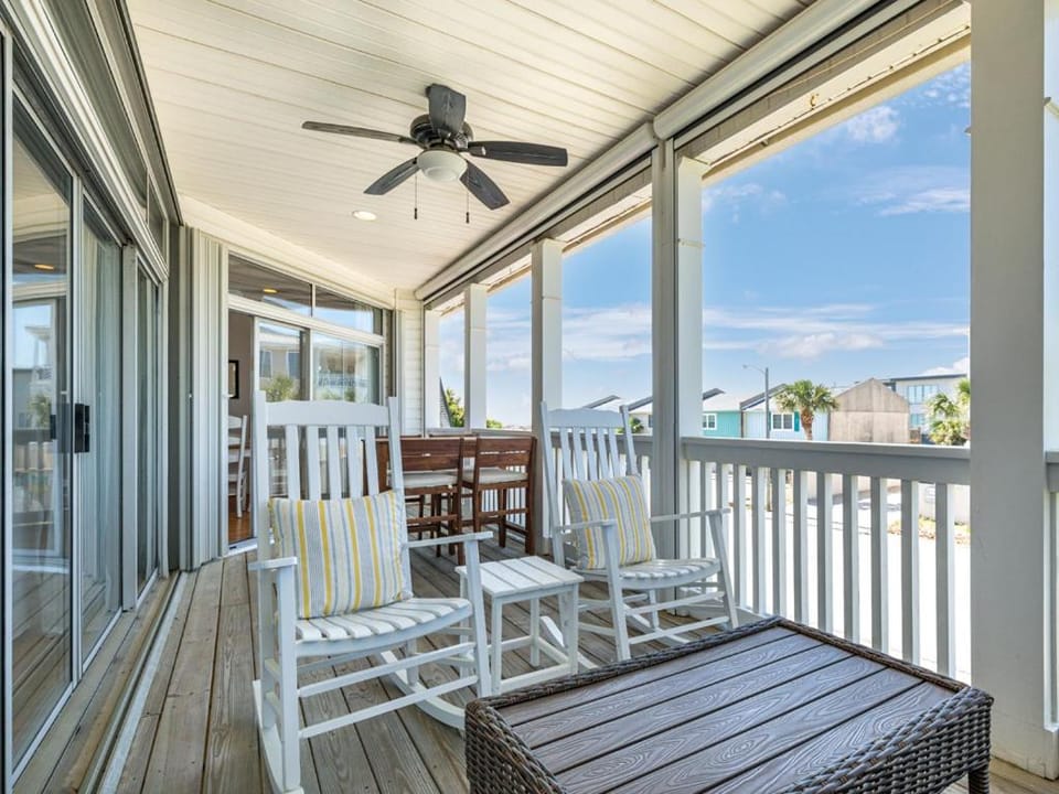 The Cool Coconut House in Tybee Island