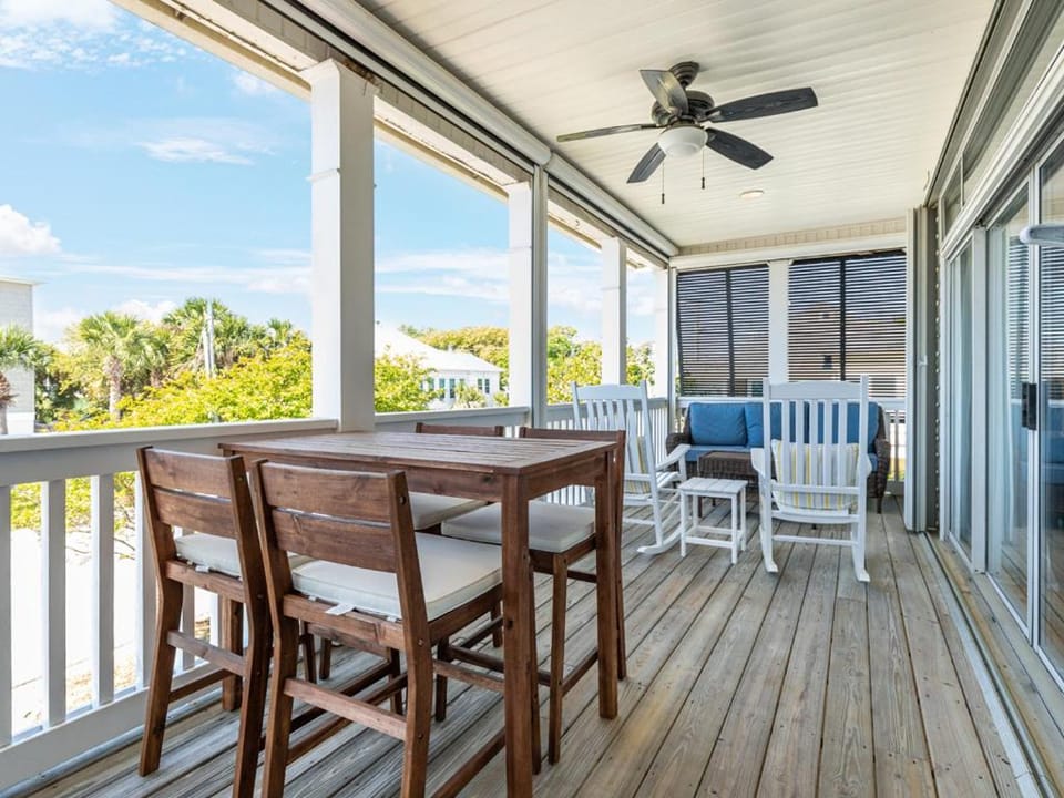 The Cool Coconut House in Tybee Island