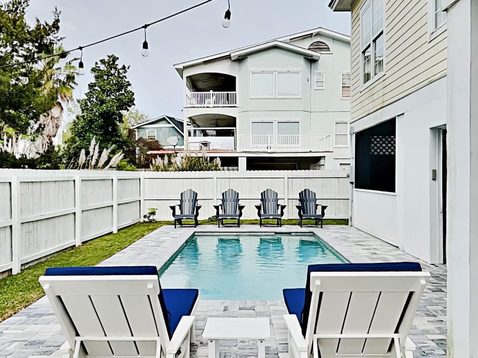 Garden, Seating area, Swimming pool