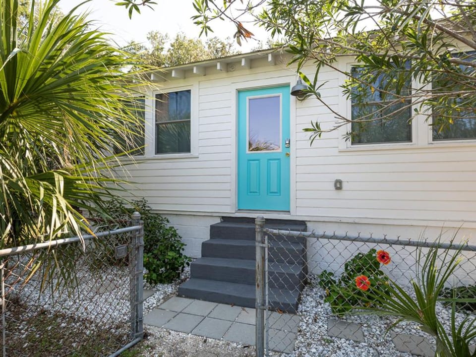 Whelk Come Inn House in Tybee Island