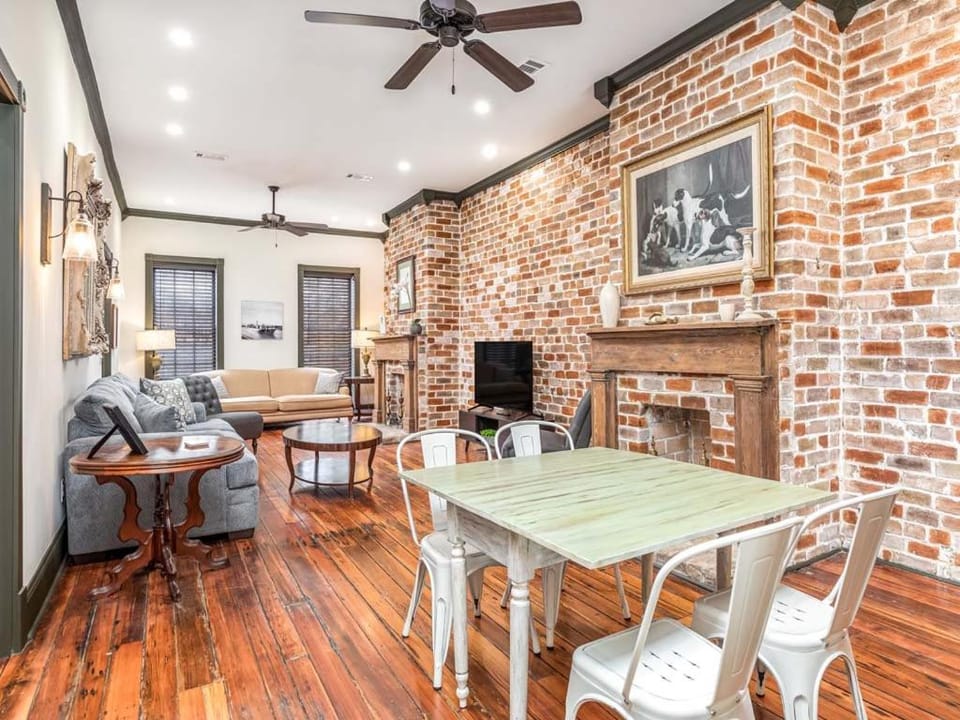 TV and multimedia, Living room, Dining area, fireplace, furniture