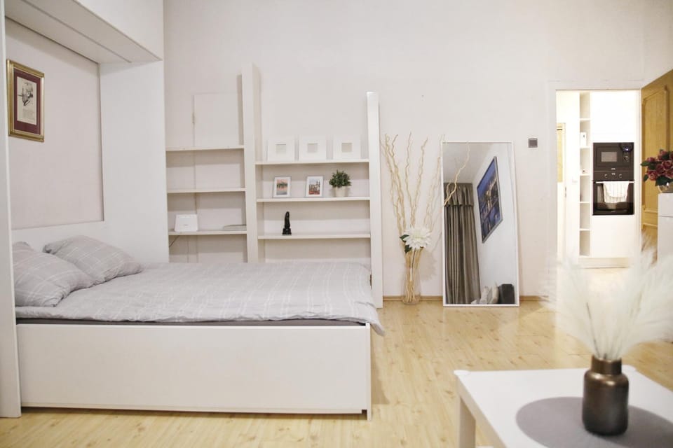 Bed, TV and multimedia, Living room, Photo of the whole room, Bedroom