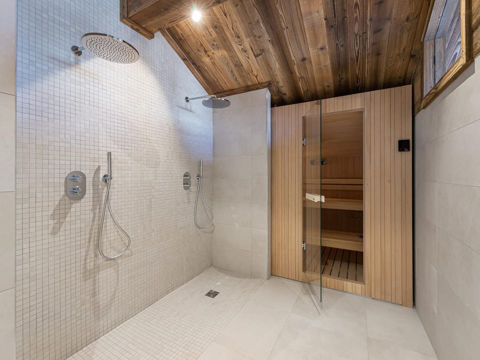 Appartement neuf Courchevel 8 pers, sauna, cheminée, parking - FR-1-562-63 Apartment in Saint-Bon-Tarentaise