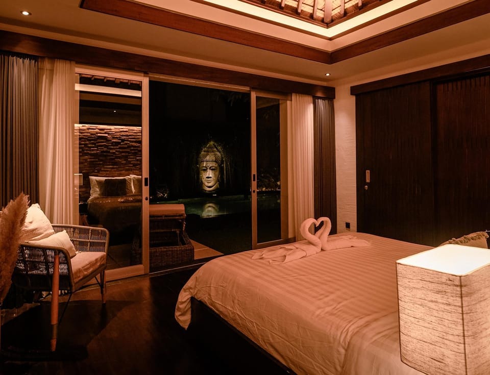 Bed, Bedroom, Pool view