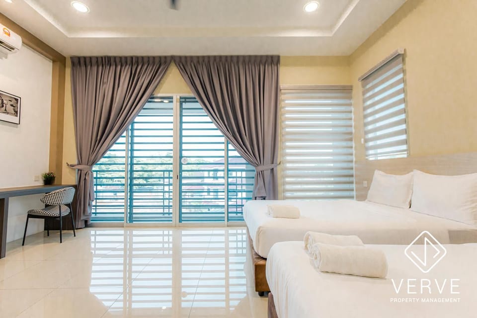 Bed, towels, air conditioner