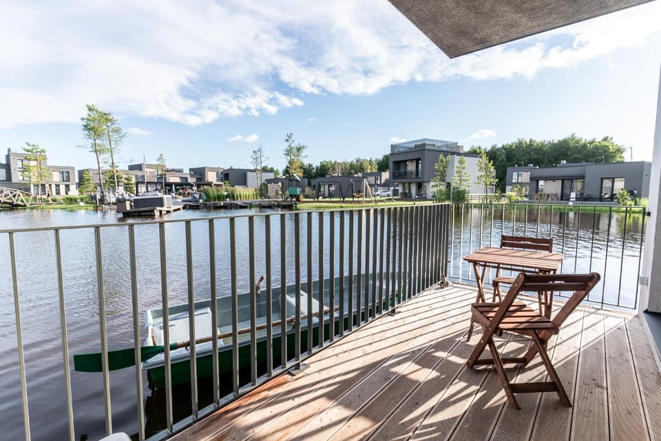 Balcony/Terrace, Lake view