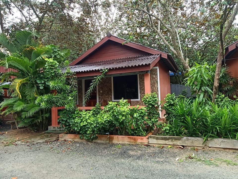 Property building, Patio, Garden