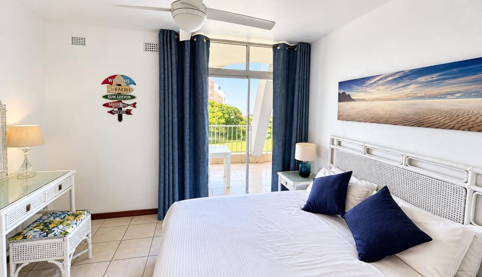 Bed, Natural landscape, Photo of the whole room, Bedroom