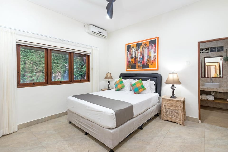 Bed, Photo of the whole room