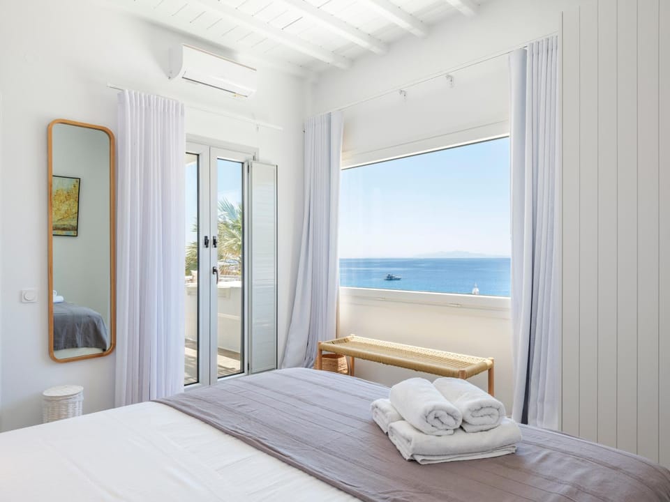 Bed, Natural landscape, Photo of the whole room, Beach, Bedroom, Sea view
