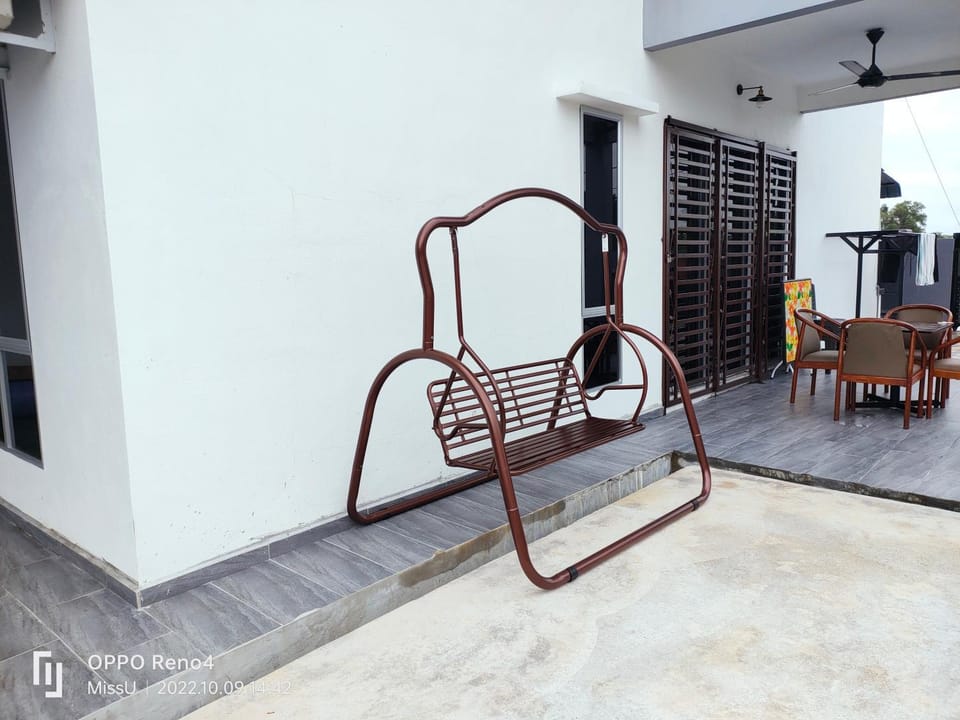 Rania Homestay With Private Pool Seri Iskandar Perak Near UTP UITM House in Perak Tengah District