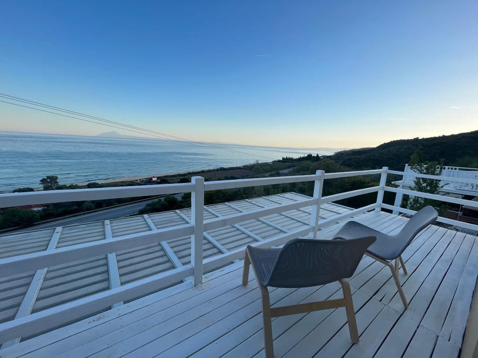 En Plw House in Decentralized Administration of Macedonia and Thrace