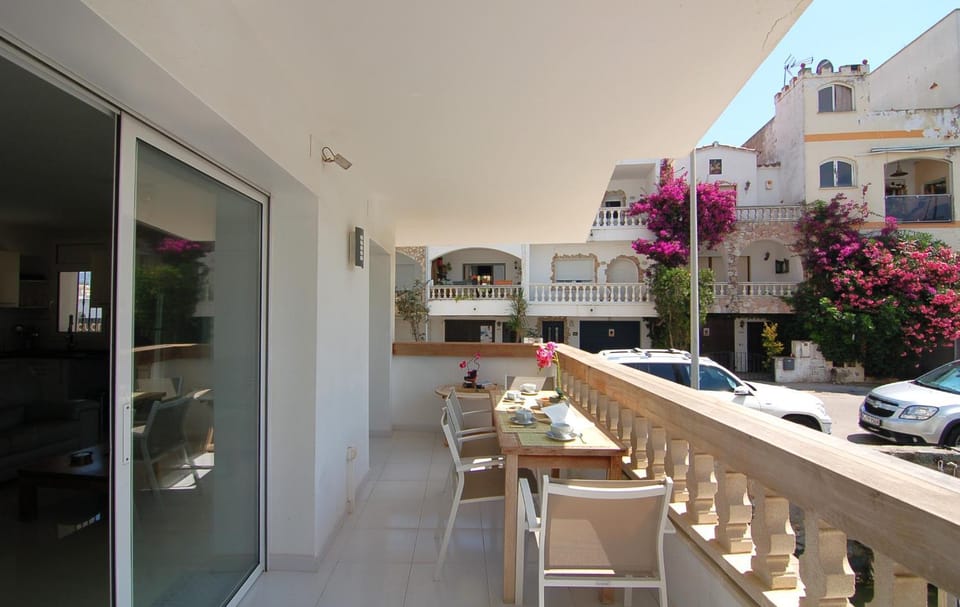 View (from property/room), Balcony/Terrace