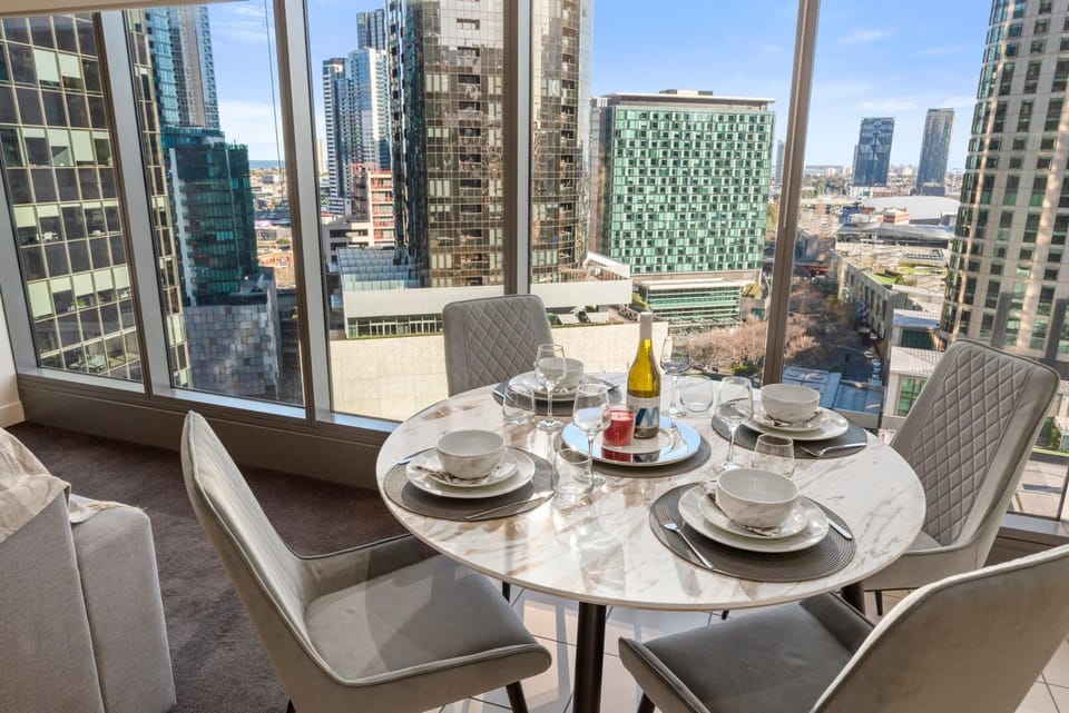 Dining area, City view