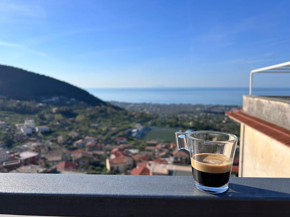 Property building, Natural landscape, Coffee/tea facilities, View (from property/room), Balcony/Terrace, Mountain view, Sea view